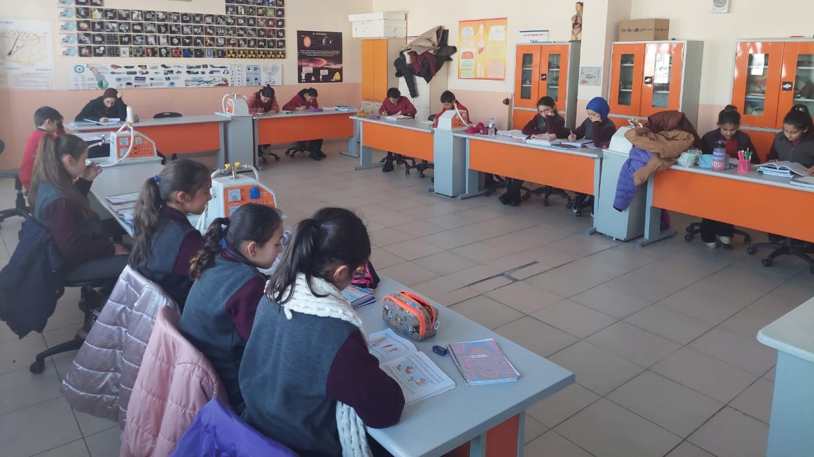 İnanmak başarmanın yarısıdır diyerek okul etüt projemizi başlattık.